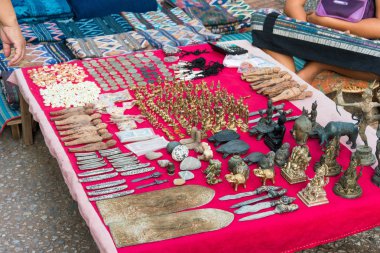 Luang Prabang, Laos - 13 Haziran 2015: Luang Prabang sabah Pazar. Sabah Market alışveriş sitesi turistler için popüler bir hatıra mı.