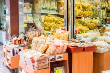 Hong Kong - 07 Aralık 2015: Deniz ürünleri Sokağı. ünlü turistik Hong Kong'da spot.