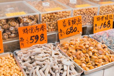 Hong Kong - 07 Aralık 2015: Deniz ürünleri Sokağı. ünlü turistik Hong Kong'da spot.