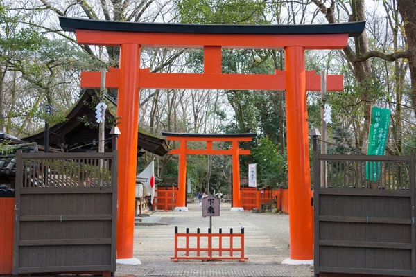 Kyoto, japan - 12 jan 2015: kawai-jinja heiligdom op een shimogamo-jinja heiligdom. een beroemde heiligdom (unesco werelderfgoed) in de oude stad Kioto, japan. — Stockfoto