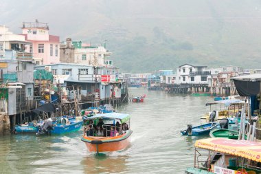 Hong Kong - 10 Aralık 2015: Tai O balıkçı köyü. ünlü tarihi bir site Lantau Island, Hong Kong.