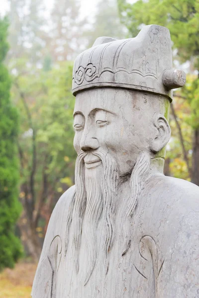 Anhui, China - Nov 22 2015: Standbeeld op het HerdenkingsPark van Li Hongzhang. een beroemde historische site in Hefei, Anhui, China. — Stockfoto