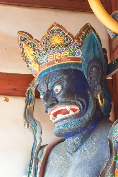 Yunnan, Kina - Mar 20 2015: Xingjiao templet i Shaxi gamla byn. en berömda antika byn Jianchuan, Yunnan, Kina. — Stockfoto