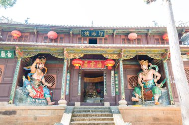 Yunnan, Çin - Mar 21 2015: Shibaoshan Mountain(Shibaoshan Shiku). ünlü bir ören Jianchuan, Yunnan, Çin.