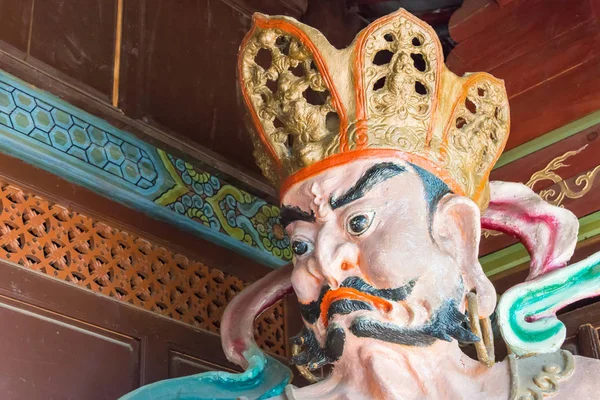 YUNNAN, CHINA - MAR 21 2015: Statues at Shibaoshan Mountain(Shibaoshan Shiku). a famous historical site of Jianchuan, Yunnan, China. — Stock Photo, Image