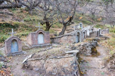 Diqing, Çin - Mar 17 2015: Katolik Mezarlığı'nda Cizhong. Diqing, Yunnan, Çin'in ünlü bir Tibet Köyü.