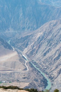 Deqin, Çin - Mar 15 2015: Lancang Nehri Meili kar dağ tabiatı. ünlü bir manzara Deqin, Yunnan, Çin.