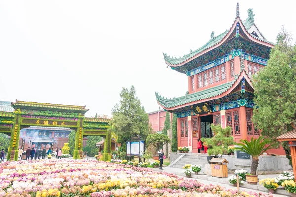 Henan, China - Nov 15 2015: Daxiangguo tempel. een beroemde historische site in Kaifeng, Henan, China. — Stockfoto