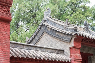 Henan, Çin - 04 Kasım 2015: Çatı Huishan Temple(Unesco World Heritage site). ünlü tarihi bir site Dengfeng, Henan, Çin.