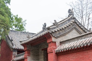 Henan, Çin - 04 Kasım 2015: Çatı Huishan Temple(Unesco World Heritage site). ünlü tarihi bir site Dengfeng, Henan, Çin.