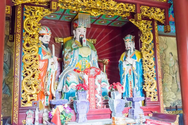Henan, Çin - 07 Kasım 2015: Heykel, Zhongyue Temple(World Heritage site). ünlü tarihi bir site Dengfeng, Henan, Çin.
