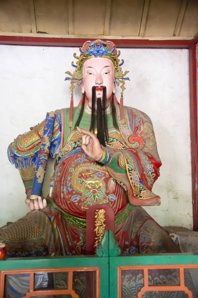 Henan, Çin - 30 Ekim 2015: Nanyang Memorial Wuhou (Nanyang Wuhouci) Tapınağı, Zhuge Zhan heykeli. ünlü tarihi bir site Nanyang, Henan, Çin.