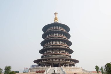 Henan, Çin - 07 Temmuz 2015: Sui ve Tang Hanedanı Luoyang şehir Ulusal Miras Parkı. Luoyang, Henan, Çin ünlü tarihi bir site.