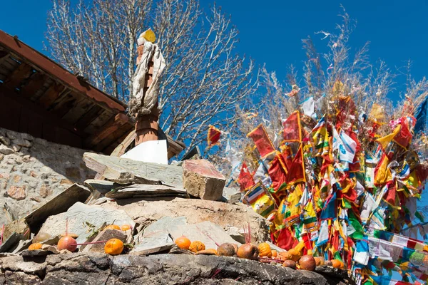 SHANGRILA, CHINE - MAR 13 2015 : Temple Baiji à Shangrila vieille ville. une célèbre ville tibétaine de Shangrila, Yunnan, Chine . — Photo