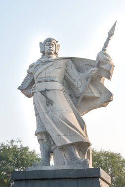 Hebei, Çin - 23 Ekim 2015: Taiyuan, Hebei, Çin Zilong Square'de Zhao Yun heykeller. geç Doğu Han Hanedanlığı ve erken Üç Krallık döneminde yaşamış bir askeri general oldu.