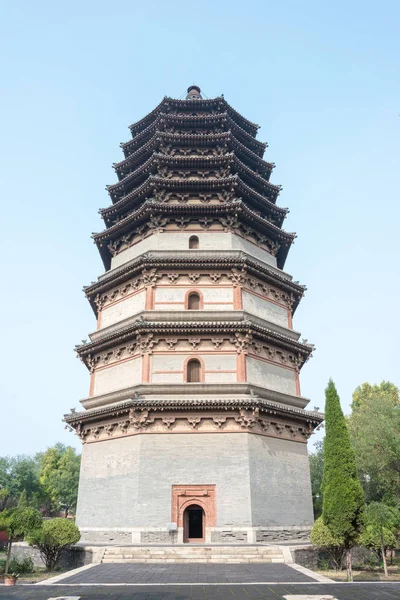 Hebei, China - 23 okt-2015: Lingxiao pagode bij de Tianning tempel. een beroemde historische site in Zhengding, Hebei, China. — Stockfoto