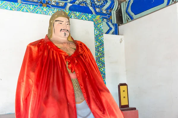 HEBEI, CHINA - 13 de octubre de 2015: Estatua de Guan Xing en el Templo de Sanyi. un sitio histórico famoso en Zhuozhou, Hebei, China . —  Fotos de Stock