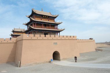 Jiayuguan, Çin - 13 Nisan 2015: Jiayuguan Pass, Çin Seddi batı ucunda. ünlü tarihi sitesi (Unesco Dünya Mirası) Jiayuguan, Gansu, China.