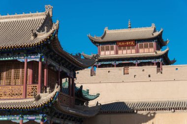 Jiayuguan, Çin - 13 Nisan 2015: Jiayuguan Pass, Çin Seddi batı ucunda. ünlü tarihi sitesi (Unesco Dünya Mirası) Jiayuguan, Gansu, China.