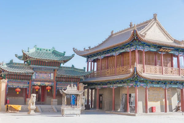 JIAYUGUAN, CHINA - Apr 13 2015: Jiayuguan Pass, west end of Great Wall. a famous Historical site(UNESCO World Heritage Site) in Jiayuguan, Gansu, China. — Stock Photo, Image