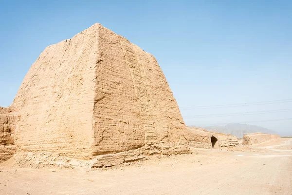 Gansu, Çin - 14 Nisan 2015: Great Wall, Jiayuguan Pass (Unesco Dünya Mirası Sit Alanı). ünlü tarihi bir site içinde: Gansu, China.