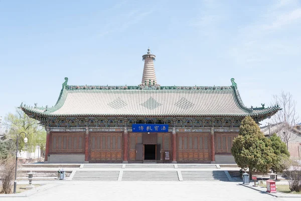 GANSU, CHINA - 10 de abril de 2015: Templo Zhangye Budda. um local histórico famoso em Zhangye, Gansu, China . — Fotografia de Stock