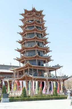 : Gansu, China - 10 Nisan 2015: Zhangye Wanshou Pagoda. ünlü tarihi bir site: Zhangye, Gansu, China.