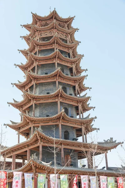 Гансу, Китай - 10 апреля 2015: Чжанъе Ваньшу Пагода. известный исторический памятник в Чжанъе, Ганьсу, Китай . — стоковое фото