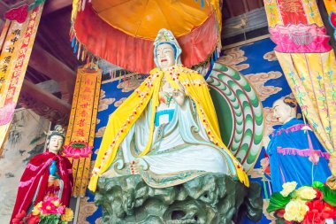 Gansu, Çin - 08 Nis 2015: Budda heykeller Haizang Tapınağı'nda. ünlü tarihi bir site: Wuwei, Gansu, China.
