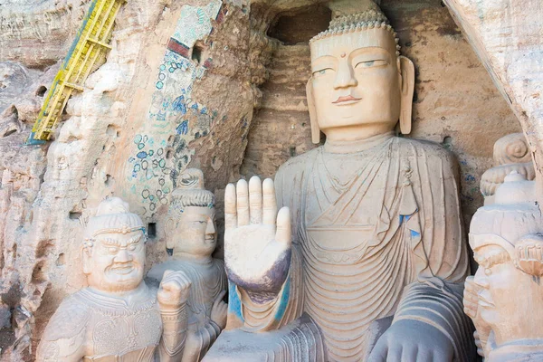 Gansu, Kína - Április 09 2015: Budda szobrok: Tiantishan Grottoes. a híres történelmi helyszínen spontaneitása, Gansu, Kína. — Stock Fotó