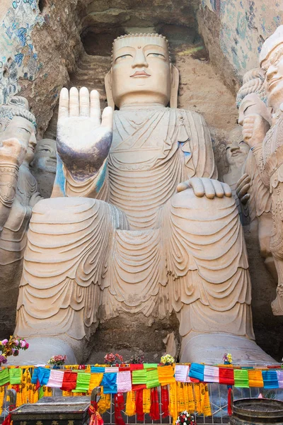 GANSU, CHINE - 09 avril 2015 : Statues Budda aux grottes de Tiantishan. un site historique célèbre à Wuwei, Gansu, Chine . — Photo