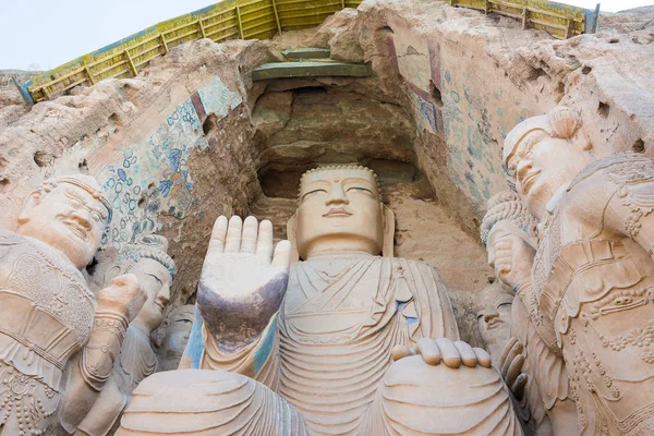 GANSU, CHINA - 09 de abril de 2015: Estátuas Budda em Tiantishan Grottoes. um local histórico famoso em Wuwei, Gansu, China . — Fotografia de Stock