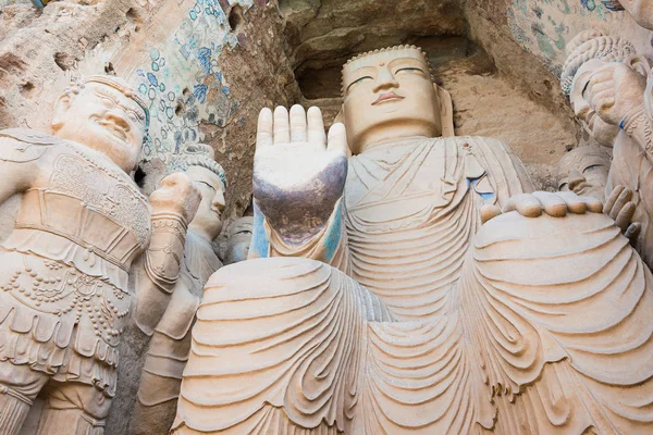 GANSU, CHINA - 09 de abril de 2015: Estátuas Budda em Tiantishan Grottoes. um local histórico famoso em Wuwei, Gansu, China . — Fotografia de Stock
