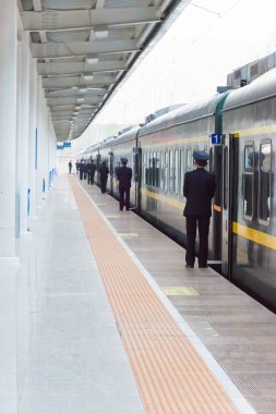 Gansu, Çin - 08 Nis 2015: Lanzhou tren istasyonu, Lanzhou, Gansu, China.