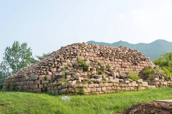 Дзилин, Китай - 27 июля 2015 г.: Горный город Ванду (объект Всемирного наследия ЮНЕСКО). был второй столицей королевства Когурё в Цзиань, Цзилинь, Китай . — стоковое фото
