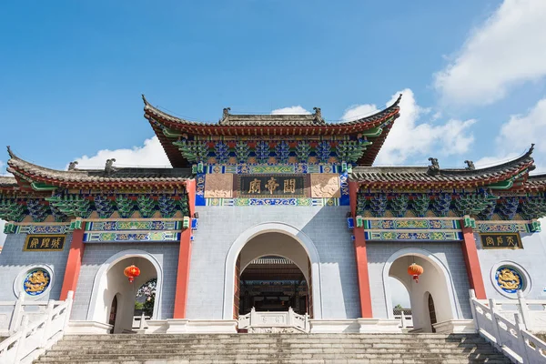 GUANGXI, CHINA - 28 de junio de 2015: Templo de Guandi. un sitio histórico famoso en Dongxing, Guangxi, China . — Foto de Stock