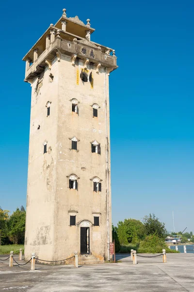 GUNAGDONG, CHINA - 17 de dezembro de 2015: Nanlou Tower. um local histórico famoso em Guangdong, Kaiping, China . — Fotografia de Stock