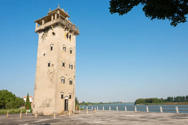 GUNAGDONG, CINA - 17 dicembre 2015: Nanlou Tower. un famoso sito storico nel Guangdong, Kaiping, Cina . — Foto Stock