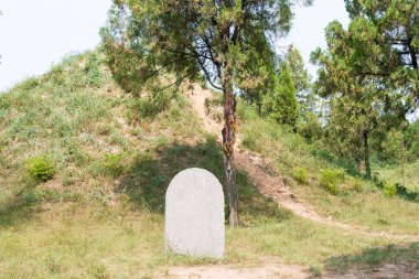 Shanxi, Çin - 25 Ağustos 2015: Sima Guang mezar Sima Guang Tapınağı (Sima Wengong CI). Yuncheng, Shanxi, Çin ünlü tarihi bir site.