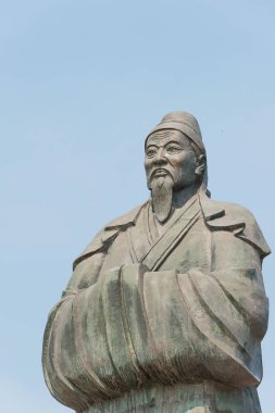 Shanxi, Çin - 25 Ağustos 2015: Sima Guang heykel Sima Guang Tapınağı (Sima Wengong CI). Yuncheng, Shanxi, Çin ünlü tarihi bir site.