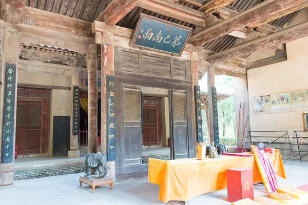 SHANXI, CHINA - 23 de agosto de 2015: Emperor Shun Tomb Soenic Spot. um local histórico famoso em Yuncheng, Shanxi, China . — Fotografia de Stock