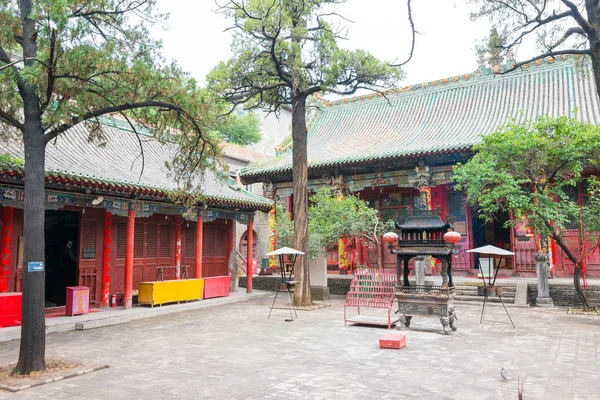 SHANXI, CHINA - 11 de septiembre de 2015: Templo de Baiyun. un sitio histórico famoso en Taiyuan, Shanxi, China . —  Fotos de Stock