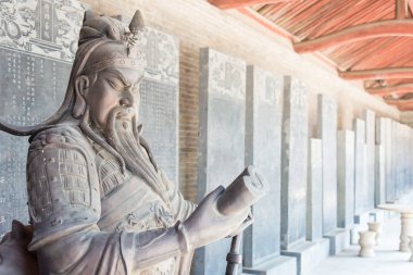 Shanxi, Çin - 24 Ağustos 2015: Changping Guandi Tapınağı'nda Guanyu heykeli. Yuncheng, Shanxi, Çin ünlü tarihi bir site.