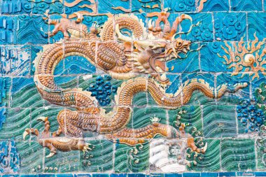 Shanxi, Çin - 21 Eylül 2015: Datong dokuz ejderha duvar. ünlü tarihi bir site: Datog, Shanxi, China.