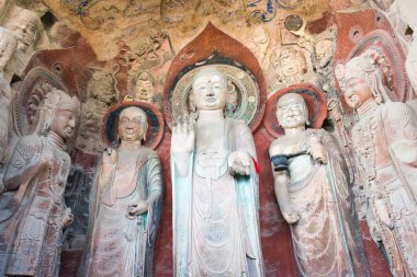 Sichuan, Çin - Mar 29 2015: Budda heykeller Huangze Tapınağı'nda. ünlü tarihi bir site Guangyuan, Sichuan, Çin.