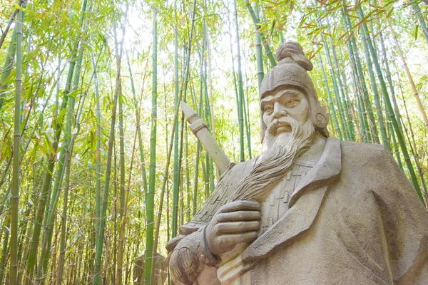 사천, 중국-3 월 28 2015: 황 종 동상 Zhaohua 고 대 도시에서. 광원, 쓰촨 성, 중국에서 유명한 역사 사이트. — 스톡 사진