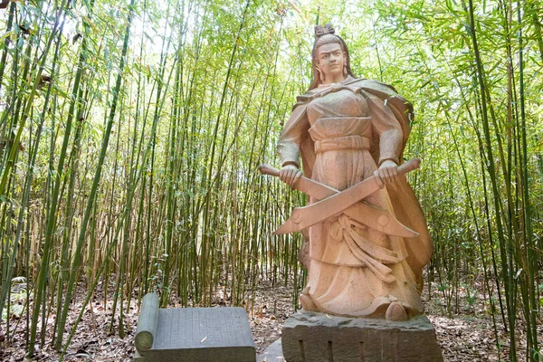 사천, 중국-3 월 28 2015: 바오 Sanniang 동상 Zhaohua 고 대 도시에서. 광원, 쓰촨 성, 중국에서 유명한 역사 사이트. — 스톡 사진