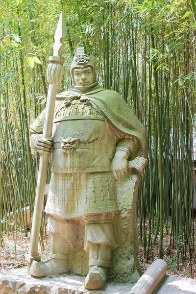 SICHUAN, CHINA - Mar 28 2015: Estátua Ma Chao na Cidade Antiga de Zhaohua. um local histórico famoso em Guangyuan, Sichuan, China . — Fotografia de Stock