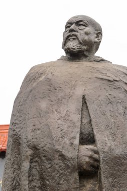 Doğu Türkistan, Çin - 12 Mayıs 2015: Lin Zexu heykele Lin Zexu Anıt Müzesi. Gulca, Ili, Sincan, Çin'deki ünlü tarihi bir site.
