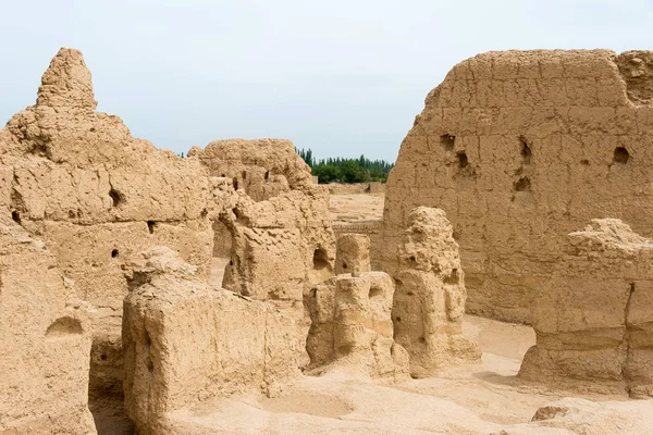 XINJIANG, CHINA - 04 de mayo de 2015: Sitio de la ciudad de Yar (ruinas de Jiaohe). a famous World Heritage Sites in Turpan, Xinjiang, China . — Foto de Stock